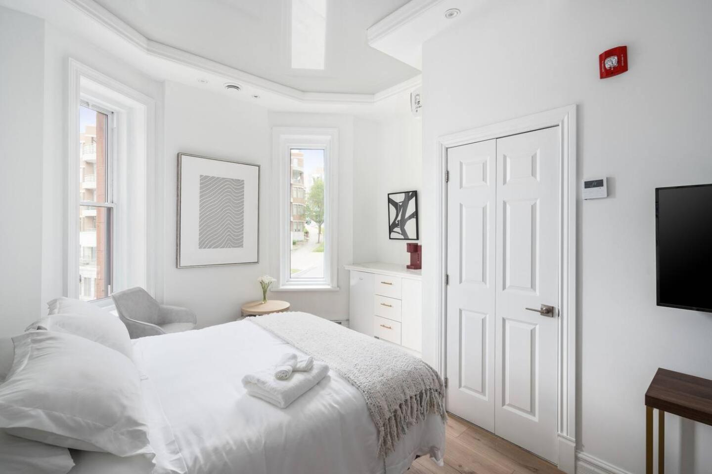 Penfield Suites Montreal Exterior photo