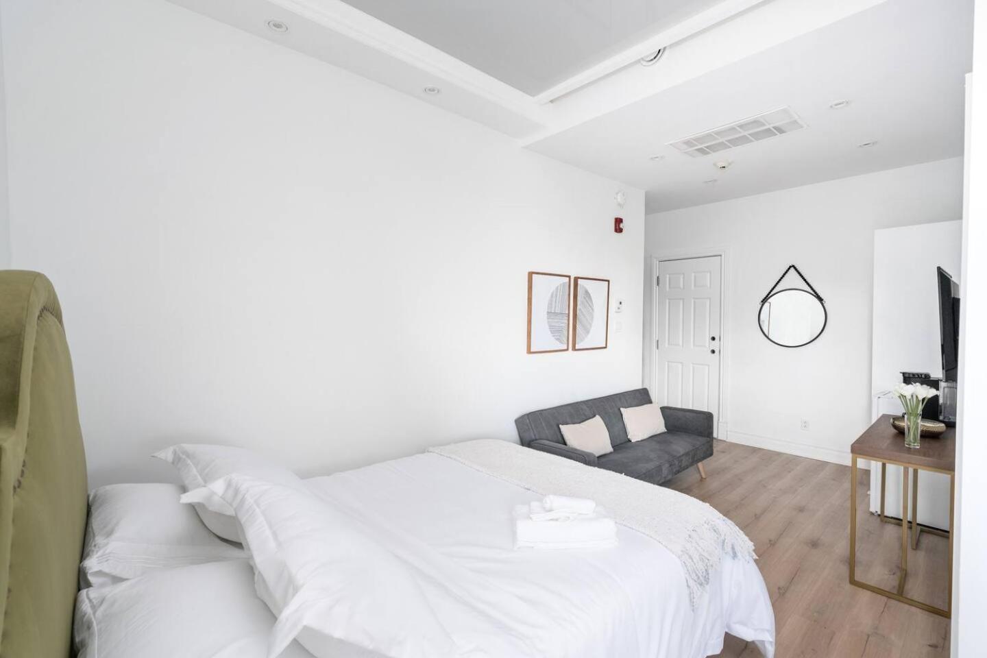 Penfield Suites Montreal Exterior photo